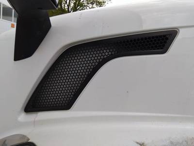 Volvo VNL Left Hood Side Vent