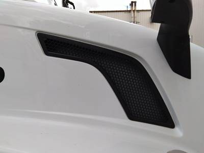 Volvo VNL Right Hood Side Vent