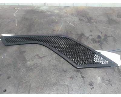 Volvo VNL Right Hood Side Vent