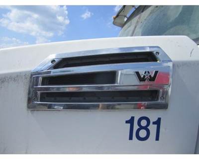 Western Star 4700 Left Hood Side Vent