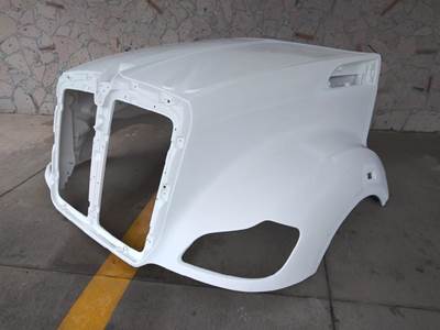 Kenworth Hood for a Kenworth T680 GEN 1