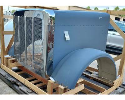 Peterbilt 388/389 123" BBC Aluminum Hood w/ Stainless Grille & Fiberglass Fenders