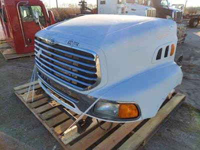 Grille and Headlamps 2007 Sterling A9513/AT9513 Hood Assembly W/ Mirror Grille and Headlamps 2007 Sterling A9513/AT9513 Hood Assembly W/ Mirror