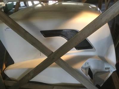 Volvo VNL Hood for a Volvo VNL 2004-2018