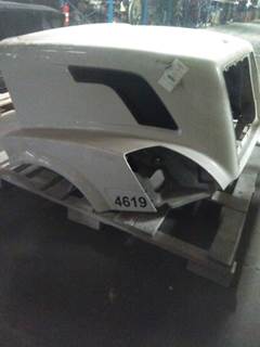 Volvo VNL Hood for a Volvo VNL 2004-2018