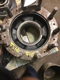 13 1/4" BOLT CIRCLE
MIXER HUBS
OFF FRONT DRIVE AXLE
AIR /