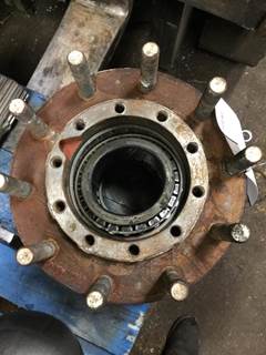 OFF OSHKOSH FRONT DRIVE AXLE
10 BOLT CAP
SEE PICS
BEARINGS 687 INNER AND