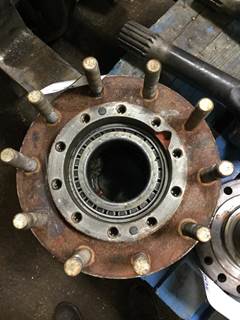 OFF OSHKOSH FRONT DRIVE AXLE
10 BOLT CAP
SEE PICS
BEARINGS 687 INNER AND