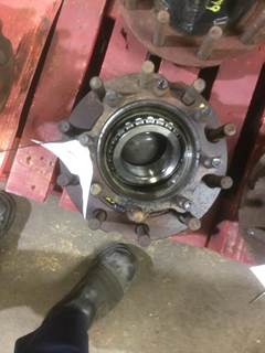 10001387
10 HOLE HUB PILOTED
4" WHEEL STUDS 
OUTER 580 BEARING
CAST HUB
 