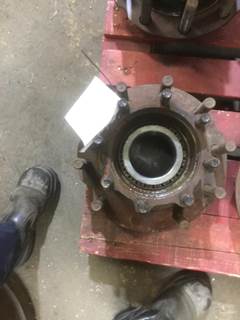 10001387
10 HOLE HUB PILOTED
4" WHEEL STUDS 
OUTER 580 BEARING
CAST HUB
 