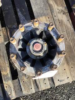 S19J0117 - USED FRONT HUB ASSEMBLY OFF OF A 1998 FL  CENTURY  120
 AXLE TYPE -