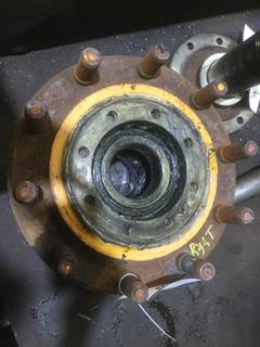 13 1/4" BOLT CIRCLE
HAD WEDGE BRAKE
8 BOLT AXLE SHAFT   8 1/2" HEAD
OFF SDA21