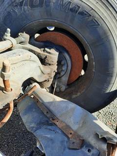 S22B0022 - Used Piloted 10 Lug Hubs from a 2016 Kenworth T660
  
  Axle Type -