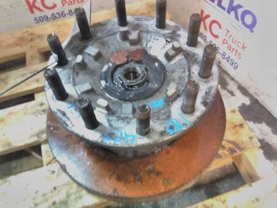 180423-821 - Used Passenger Side Hub from a 2022 International LT 