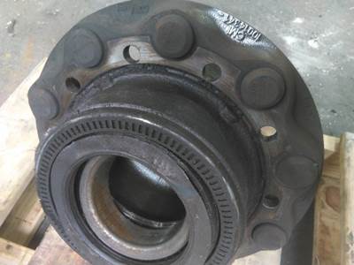 AIR DISC BRAKE HUB
SEE PICS 
LONG WHEEL STUDS  