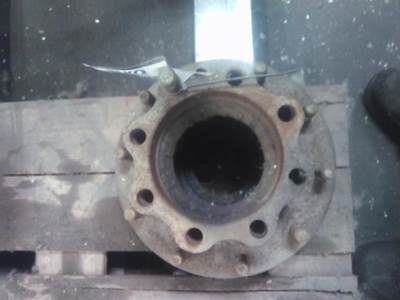 RIGHT HAND WHEEL STUDS 
CAST
SHORT BARREL  