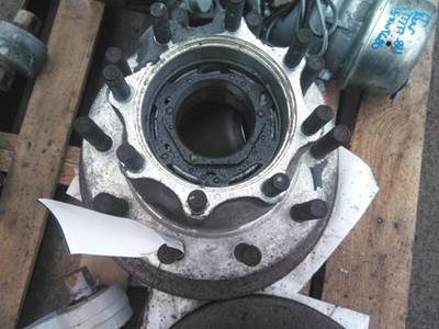 177777-821- Used Conmet Hub & Rotor  from a 2015 Kenworth T680

LOW MILEAGE / 