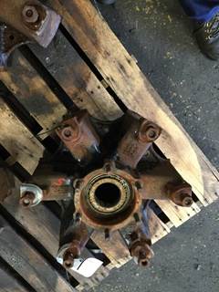 6 BOLT AXLE SHAFT, 8QJ446, REAR HUB, FITS 44K AXLE, 
BEARING NUMBERS 
INNER -