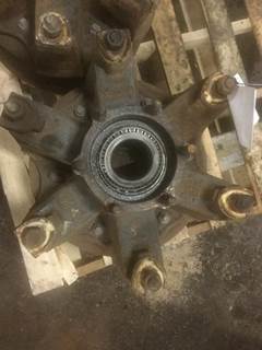 6 BOLT AXLE SHAFT
BEARING NUMBERS
INNER - HM516449C
OUTER 47679 