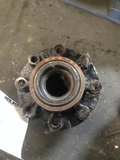 GM 1574
REAR, OFF AAM AXLE DUALLY, DISC BRAKE TYPE, 8 LUG, GMC 3500, CAST, 8