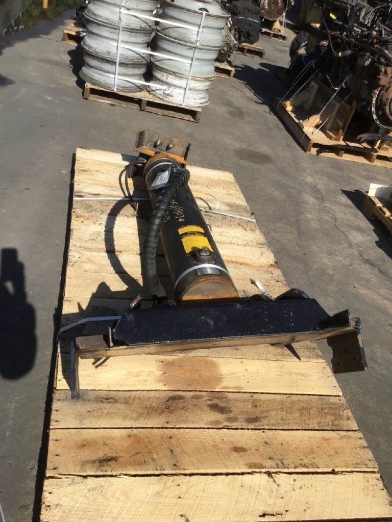 2005 Custom Hoists Hydraulic Cylinder for a Mack CV713 For Sale