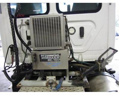 Freightliner Cascadia 125 Hydraulic Tank for a Freightliner CASCADIA 125 2018UP