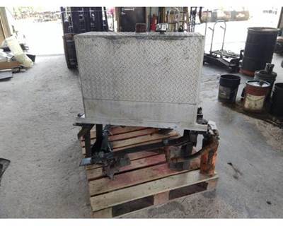 Freightliner Columbia 120 Hydraulic Tank