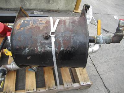 International 4900 Hydraulic Tank
