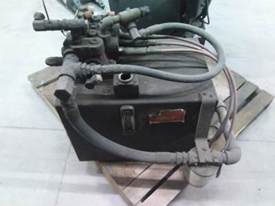 International 4900 Hydraulic Tank