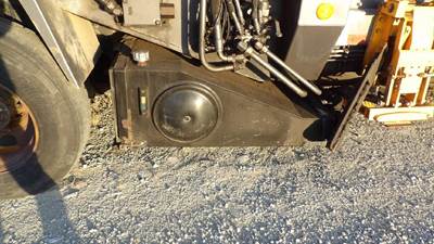 International 7400 Hydraulic Tank