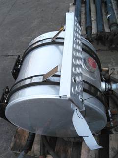 International 9400 Left Hydraulic Tank