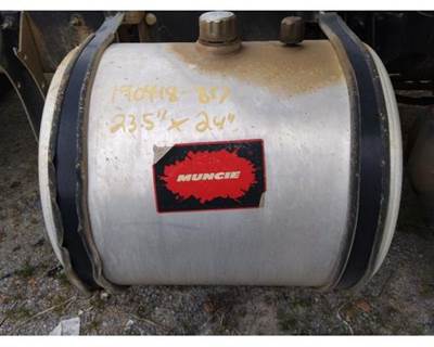 International ProStar Right Hydraulic Tank for a International PROSTAR 122