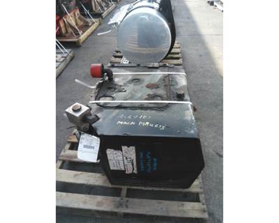 Mack MRU613 Left Hydraulic Tank