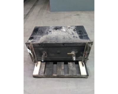 Mack Vision CXN613 Hydraulic Tank for a Mack CXN613