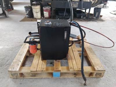 Sterling L9500 Hydraulic Tank