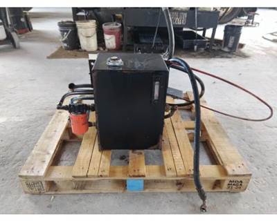 Sterling L9500 Hydraulic Tank