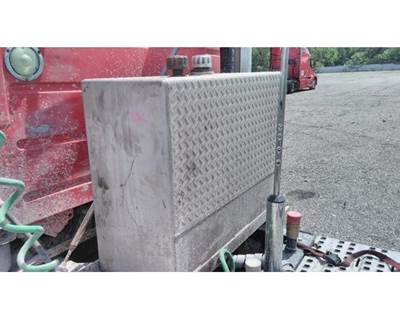 Volvo VNL Hydraulic Tank