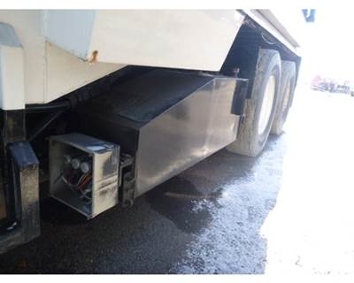 Volvo WXLL Left Hydraulic Tank