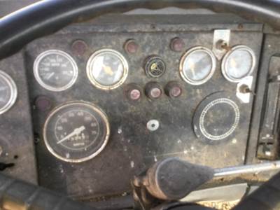 Ford LN9000 Instrument Panel Cluster