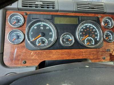 Freightliner Cascadia 125 Instrument Panel Cluster