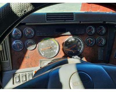 Freightliner Century Class 120 Instrument Panel Cluster for a Freightliner CENTURY 120