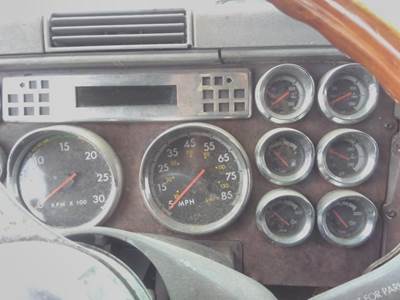 Freightliner Columbia 120 Instrument Panel Cluster