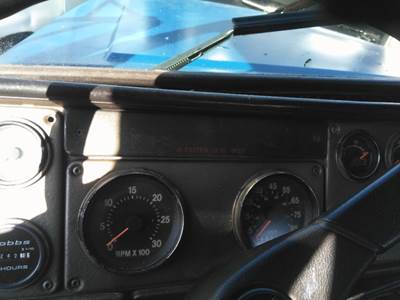 Freightliner FLD120 Instrument Panel Cluster