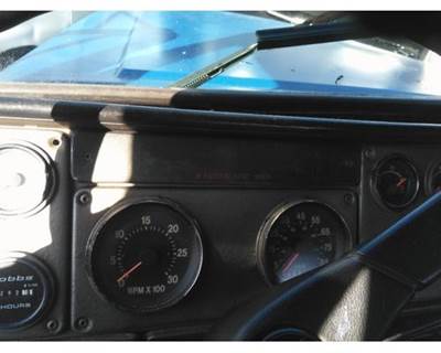 Freightliner FLD120 Instrument Panel Cluster