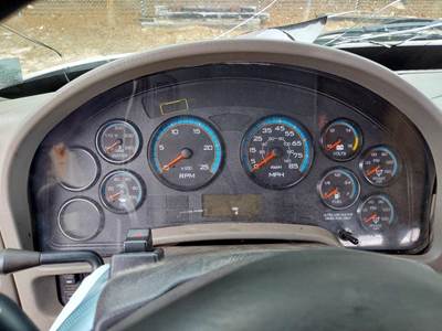 International 8600 Instrument Panel Cluster