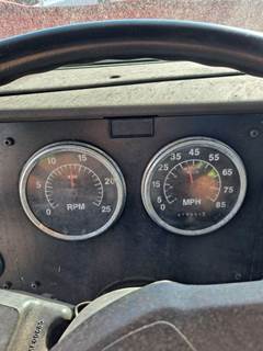 International 9100i Instrument Panel Cluster