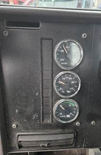 International 9100i Instrument Panel Cluster