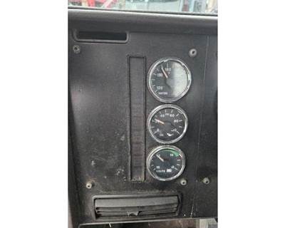 International 9100i Instrument Panel Cluster