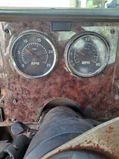 International 9200i Instrument Panel Cluster