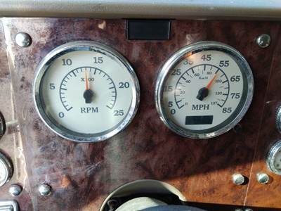 International 9200i Instrument Panel Cluster